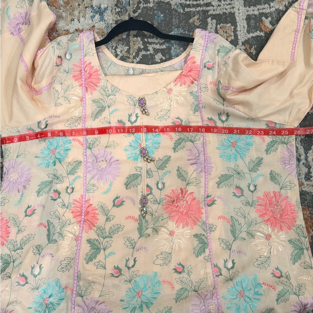 Embroidered Floral Pastel Kurta Set - Picture 7 of 13